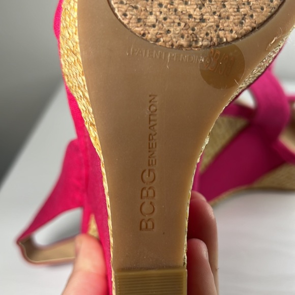 Like new!! BCBGeneration CABARET RAQUEL wedge Sz 8 - Picture 10 of 16